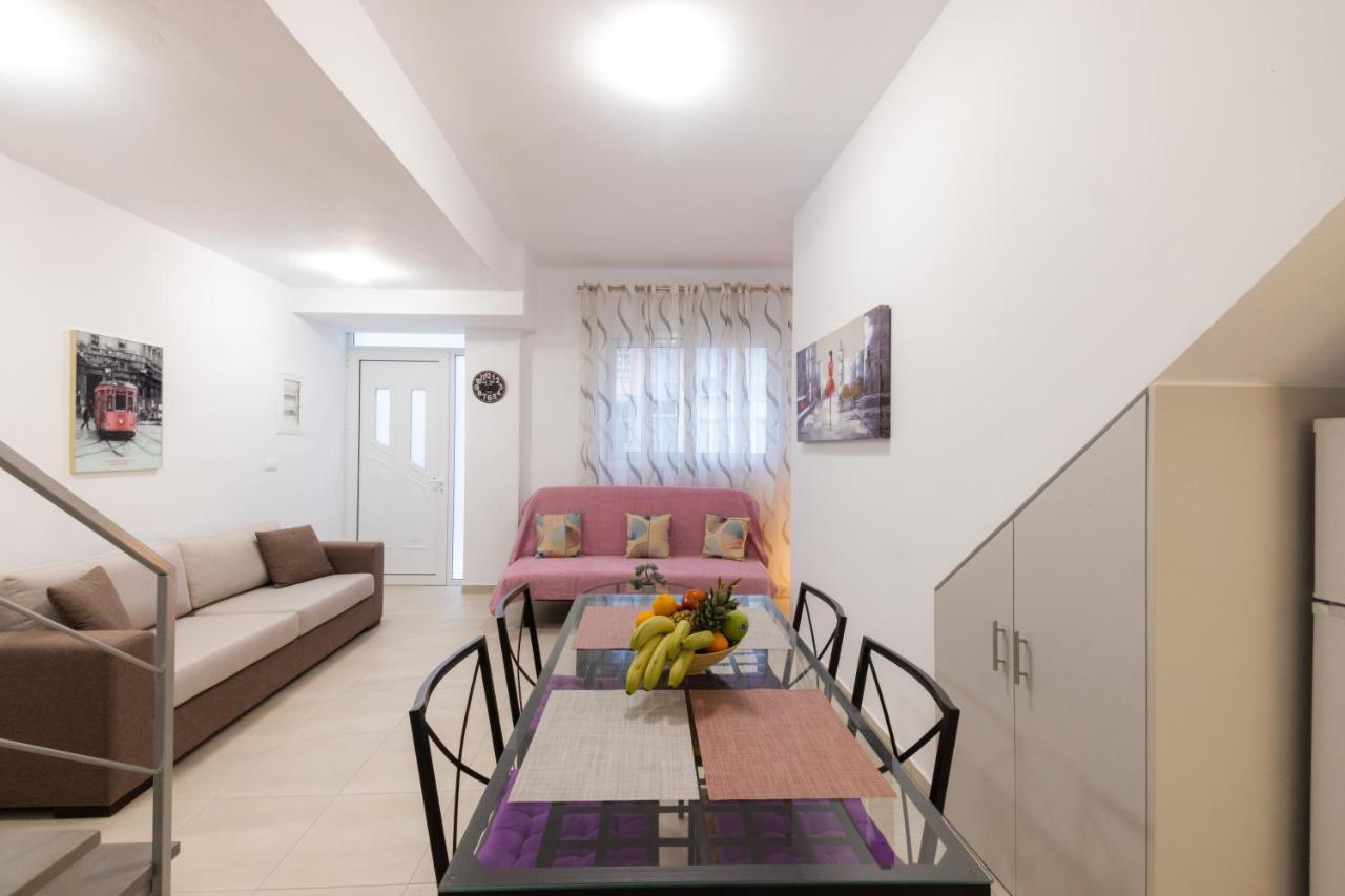 Magdalenia's Cozy *